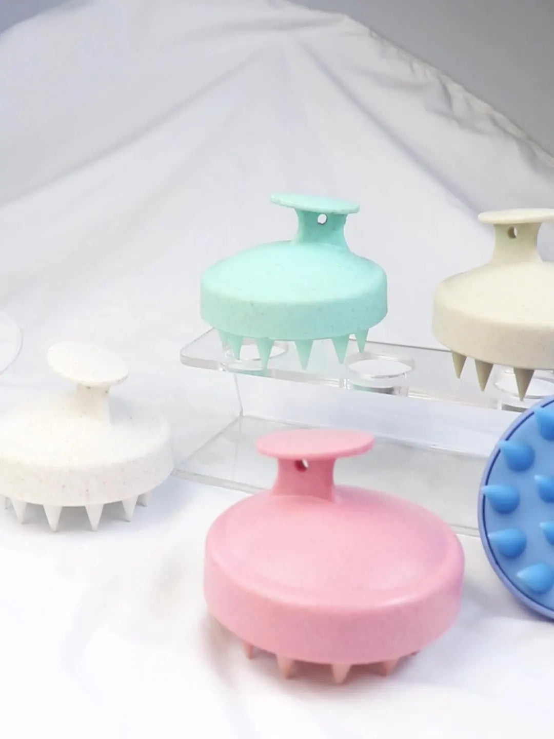 Wholesale 100Pcs Silicone Shampoo Brush Massage Comb Hair Root Itching Clean The Scalp Thoroughly Body Massage Brush Bath Brush